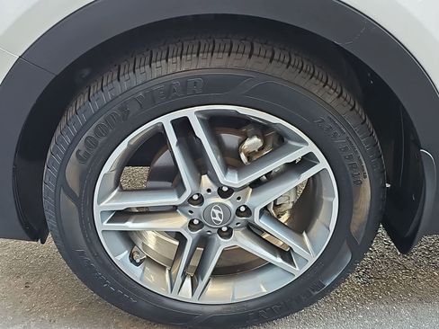 Used 2019 Hyundai Santa Fe XL FWD image 12