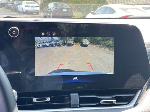 Used 2025 Chevrolet Equinox LT image 22