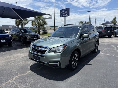 Used 2018 Subaru Forester 2.5i Limited AWD/4WD image 3