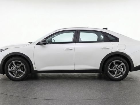 Used 2025 Kia K4 LXS image 5