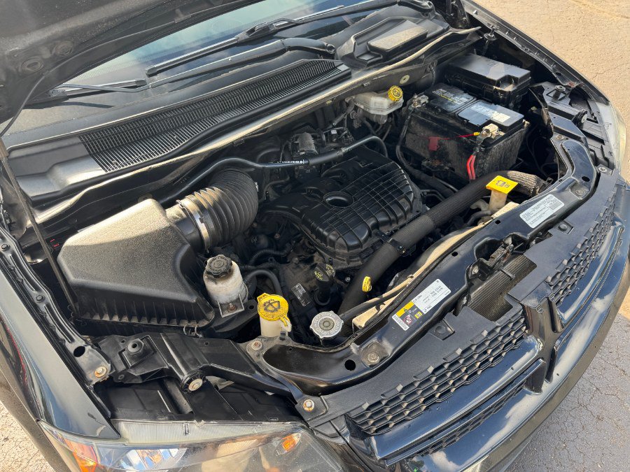Used 2016 Dodge Grand Caravan R/T FWD image 25