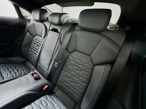 Used 2024 Audi e-tron GT Premium Plus image 22