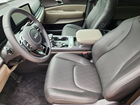 New 2026 Kia Carnival SX FWD image 10