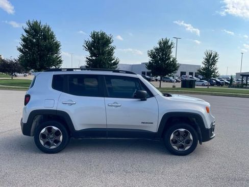 Used 2017 Jeep Renegade Sport w/ Power & Air Group AWD/4WD image 2