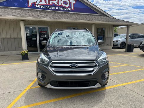 Used 2017 Ford Escape SE w/ Equipment Group 201A FWD image 2