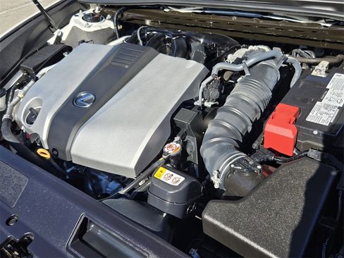 Used 2024 Lexus ES 350 w/ Premium Package image 17