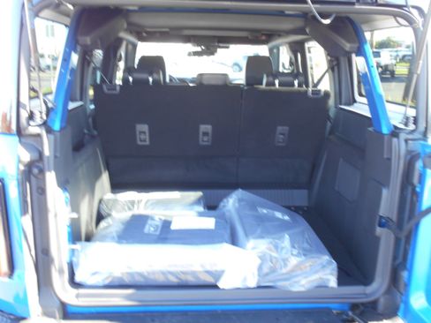 New 2025 Ford Bronco Badlands image 32