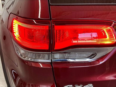 Used 2020 Jeep Grand Cherokee Limited w/ Luxury Group II AWD/4WD image 31