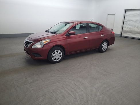 Used 2019 Nissan Versa SV FWD image 2