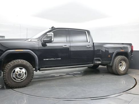 Used 2023 GMC Sierra 3500 Denali w/ Denali Ultimate Package AWD/4WD image 11
