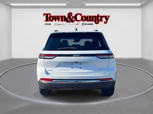 Certified 2023 Jeep Grand Cherokee Limited image 5