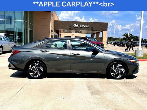 Used 2025 Hyundai Elantra Sport image 9