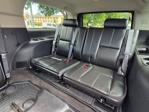 Used 2012 Chevrolet Suburban LT w/ Luxury Package AWD/4WD image 18