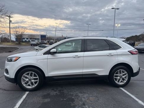 Used 2023 Ford Edge SEL w/ Convenience Package image 7
