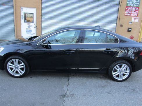 Used 2012 Volvo S60 T6 image 2