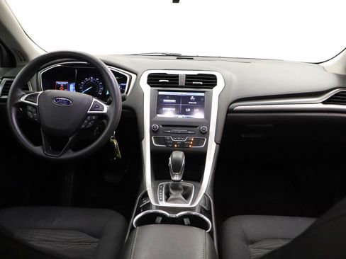 Used 2016 Ford Fusion SE FWD image 6