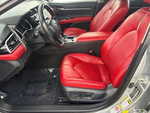 Used 2018 Toyota Camry XSE FWD image 13