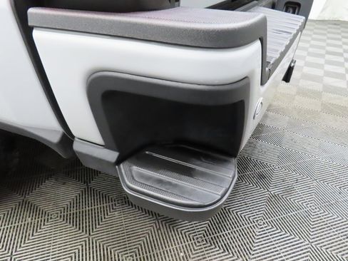 Used 2025 Ford F250 Platinum w/ FX4 Off-Road Package image 47