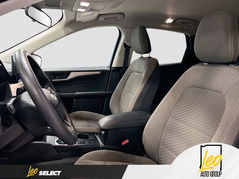 Used 2022 Ford Escape SE image 19