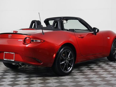Used 2016 MAZDA MX-5 Miata Club RWD image 5