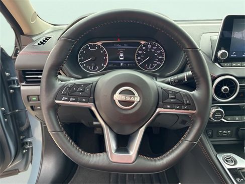 Used 2024 Nissan Sentra SR w/ SR Premium Package image 13