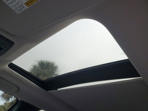 New 2025 Mitsubishi Outlander SEL image 26