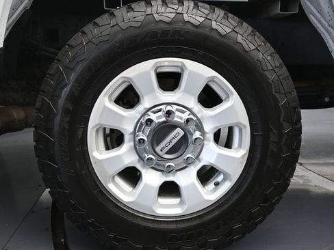 Used 2023 Ford F250 XLT w/ FX4 Off-Road Package image 9