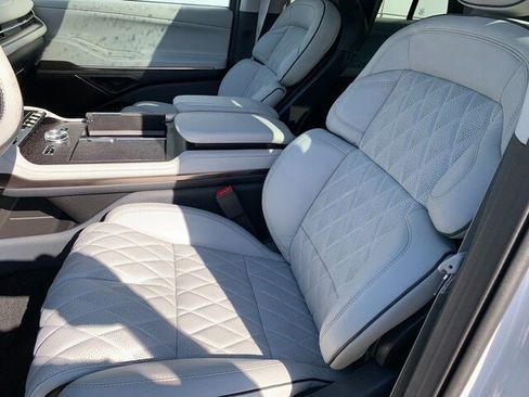 New 2026 Lincoln Navigator Black Label AWD/4WD image 22