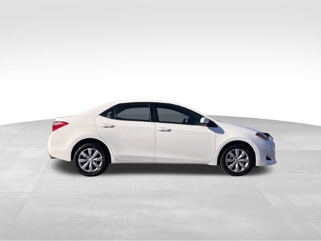 Used 2017 Toyota Corolla LE w/ Carpet Mat Package (TMS) FWD image 6