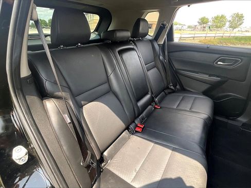 Used 2021 Nissan Rogue SV w/ Premium Package image 25