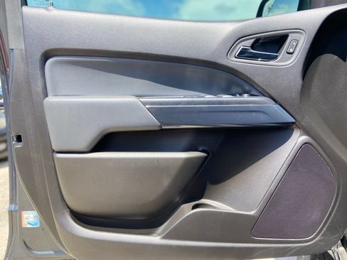 Used 2019 Chevrolet Colorado Z71 AWD/4WD image 13