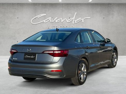 Used 2024 Volkswagen Jetta SE FWD image 16