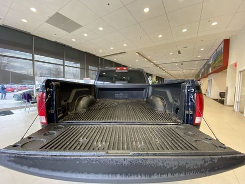 Used 2017 RAM 1500 Classic SLT image 24