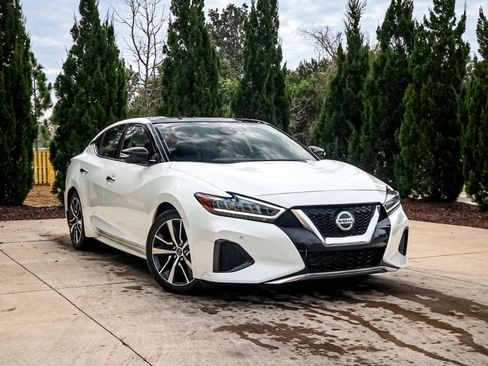 Used 2023 Nissan Maxima SL image 2