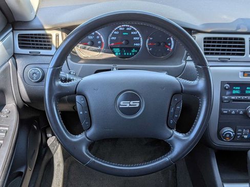 Used 2009 Chevrolet Impala SS w/ Convenience Package FWD image 20