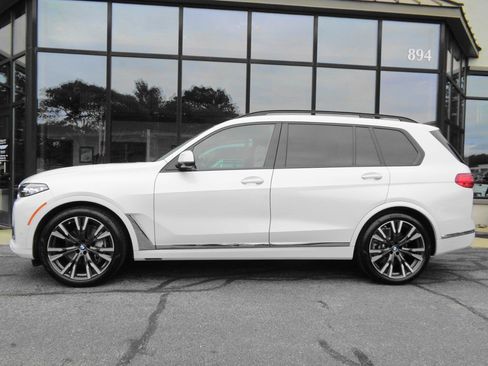 Used 2022 BMW X7 xDrive40i w/ Executive Package AWD/4WD image 6