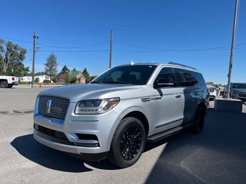 Used 2019 Lincoln Navigator Premiere AWD/4WD image 3
