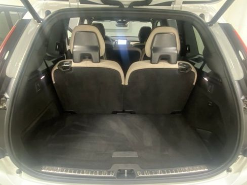 Certified 2025 Volvo XC90 B6 Plus image 9