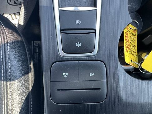 Used 2022 Ford Escape SEL w/ Technology Package image 22