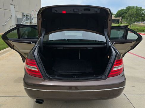 Used 2013 Mercedes-Benz C 250 Sedan image 10