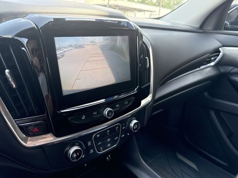 Used 2019 Chevrolet Traverse LT FWD image 6