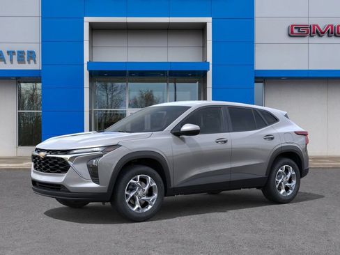 New 2026 Chevrolet Trax LS w/ LS Convenience Package FWD image 2