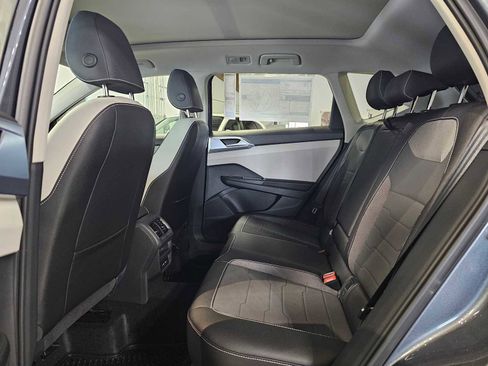 New 2026 Volkswagen Taos SE AWD/4WD image 17