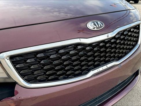 Used 2017 Kia Forte LX FWD image 23
