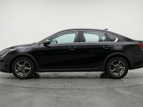 Used 2025 Kia K4 LXS image 5