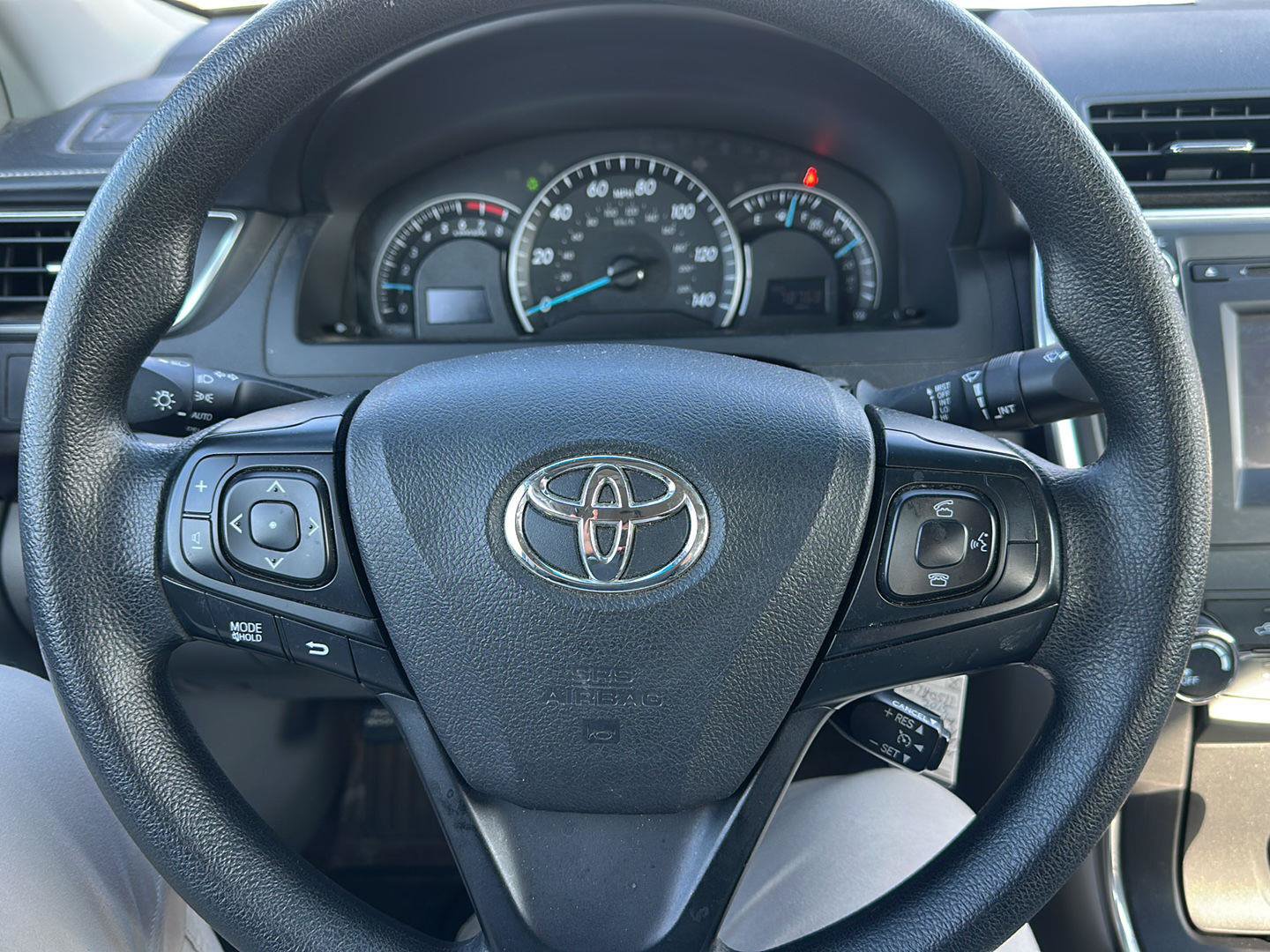 Used 2015 Toyota Camry LE FWD image 13
