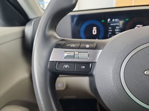 Used 2025 Hyundai Kona SEL FWD image 21