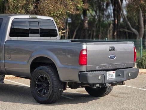 Used 2010 Ford F350 Lariat image 24