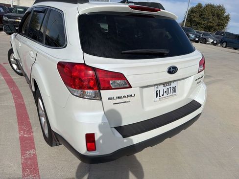 Used 2013 Subaru Outback 2.5i Limited w/ Moonroof Pkg image 9
