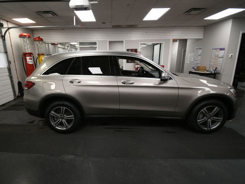 Used 2021 Mercedes-Benz GLC 300 4MATIC image 9